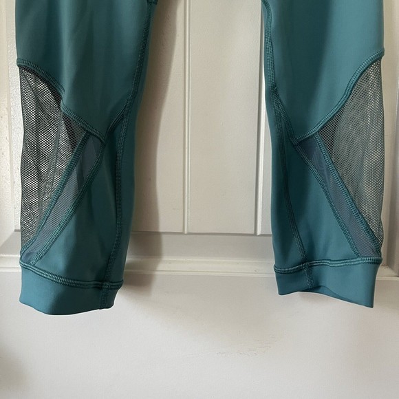 Lululemon Forget The Sweat Crop 21" Turquoise Sea Size 6 Mesh Details Teal Blue - Picture 6 of 15